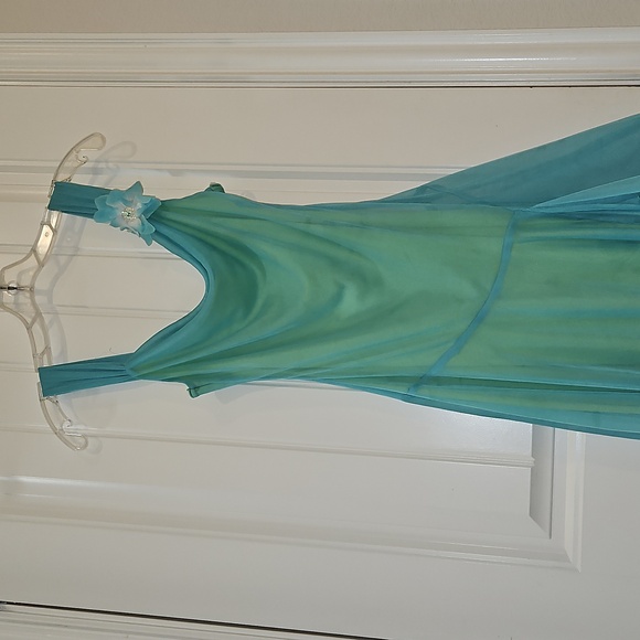 Elegant Light Blue and Green Dress with Floral Accent - Picture 12 of 14